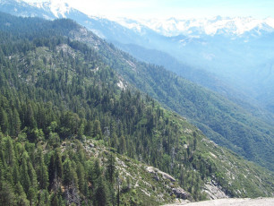 A view of the Great Western Divide from atop Moro Rock