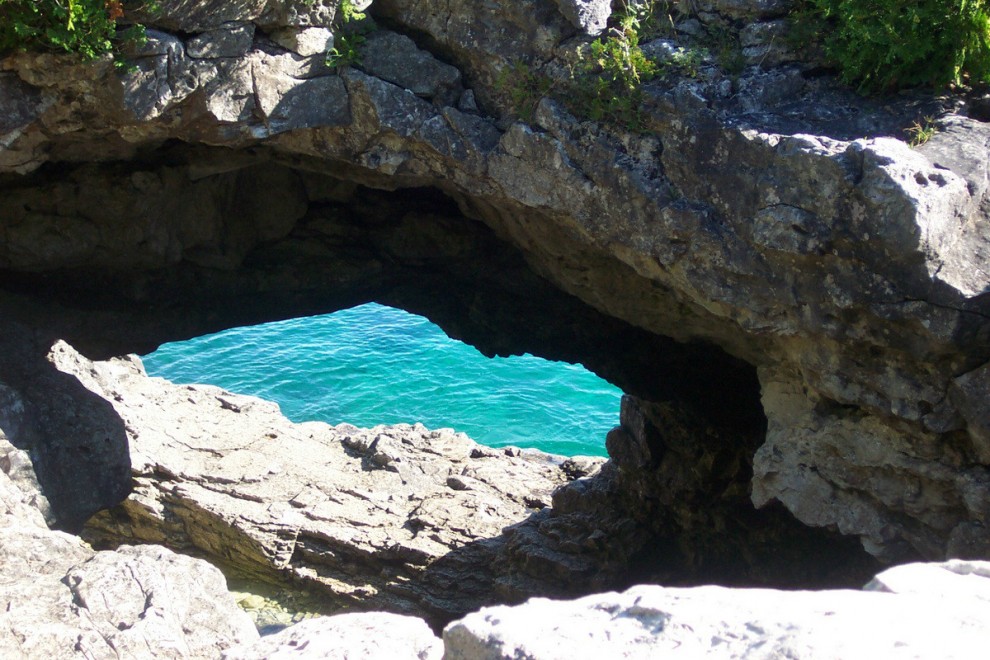 The grotto area along the Bruce Peninsula trail.