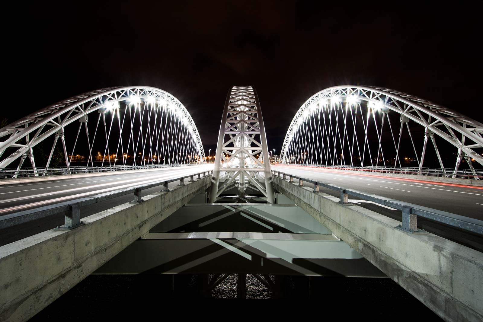 A night time view of Vimy Bridge in Ottawa