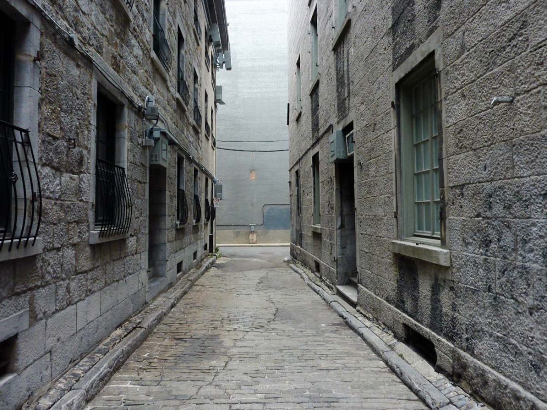 Alley in old Montreal
